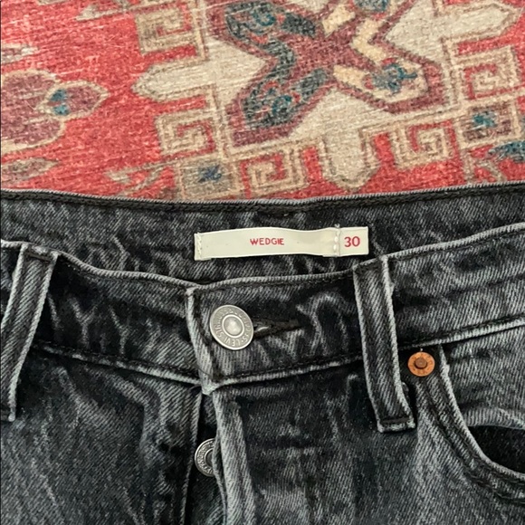 Levi’s Wedgie Jean - Picture 2 of 3